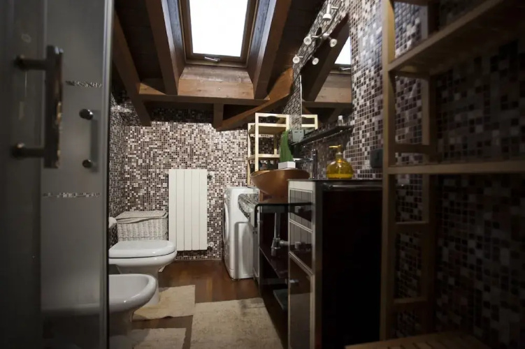 Bnbook - Train Station Loft