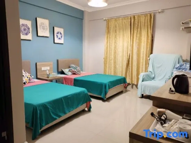 4 Bedrooms Sextuple Suite
