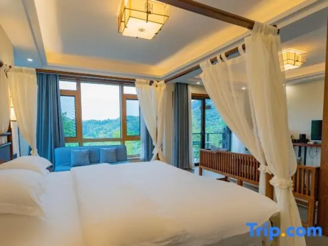 Deluxe Double room with sunrise view