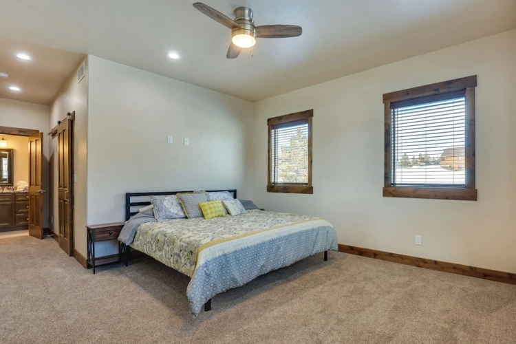 4 Bedrooms Cottage