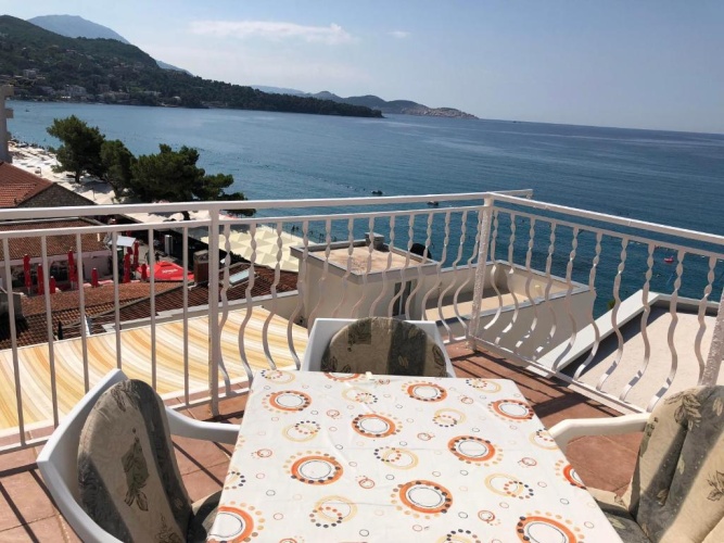 Standard Triple room with sea view