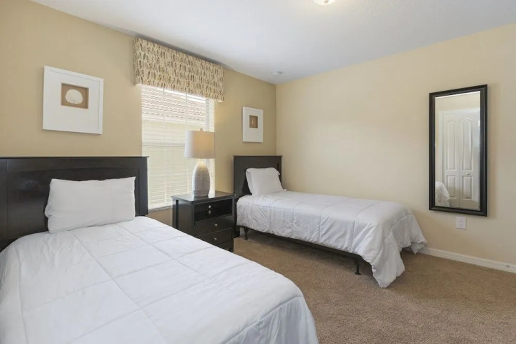 Paradise Palms 8869