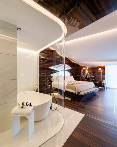 Premier room