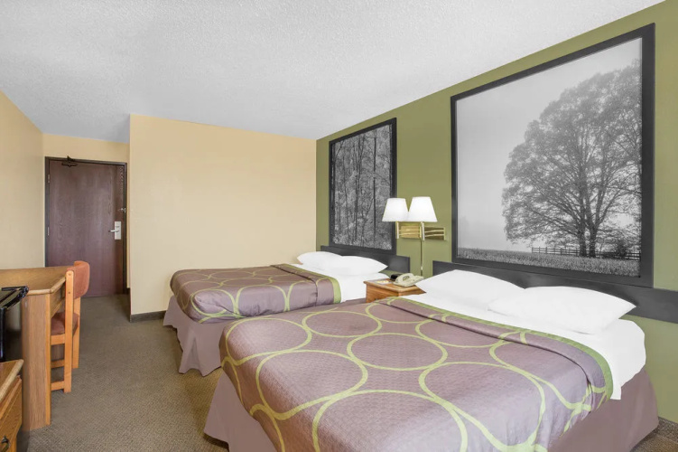 Super 8 Roanoke VA