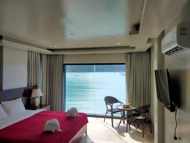 Deluxe Suite