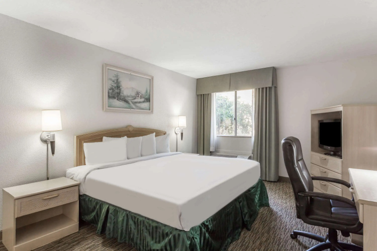The Grand Inn