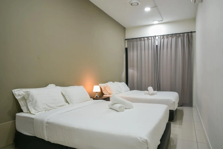 Sextuple Family Apartment