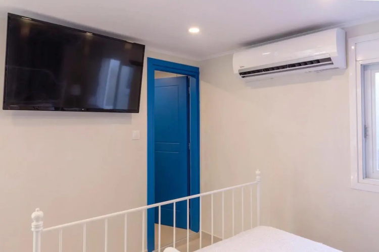 BLUE and WHITE apartment vipgreece