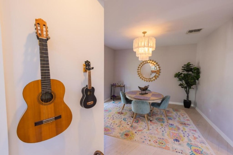 2 Bedrooms Villa
