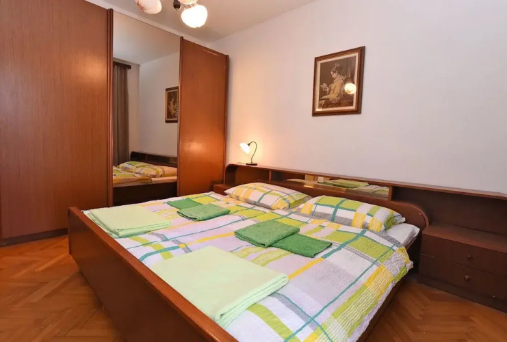 Apartment 74