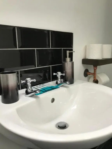 CLIFTON Apartments