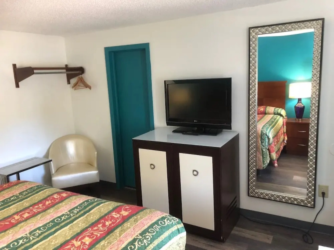 Rodeway Inn / Harbor