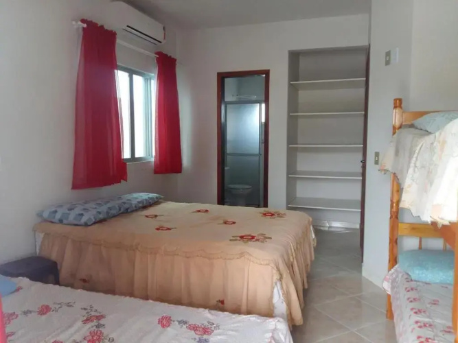 Casa com Piscina em Itapema-SC