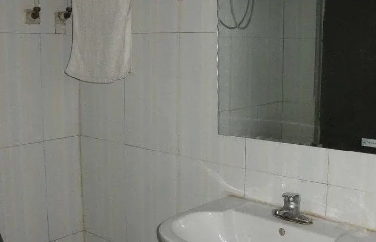 Yixin Hotel