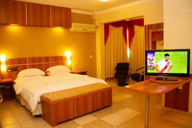 Deluxe Suite with balcony