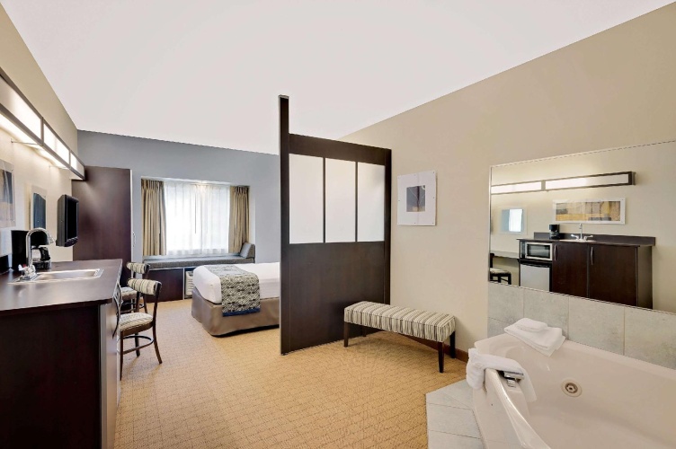 Deluxe Double Studio Suite