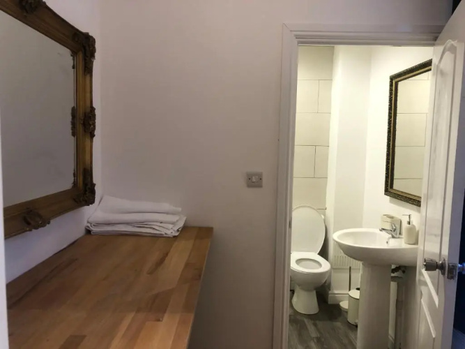 21 Frederick Street Apartment