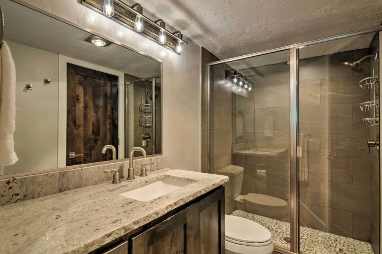 2 Bedrooms Apartment
