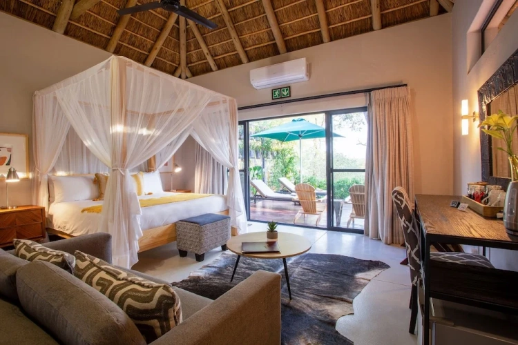 Luxury Suite with balcony