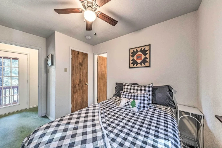 2 Bedrooms Cottage