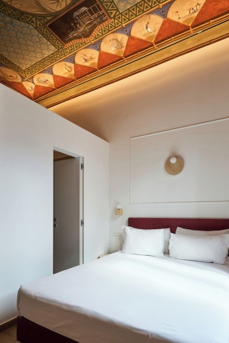 Classic Double room with city view