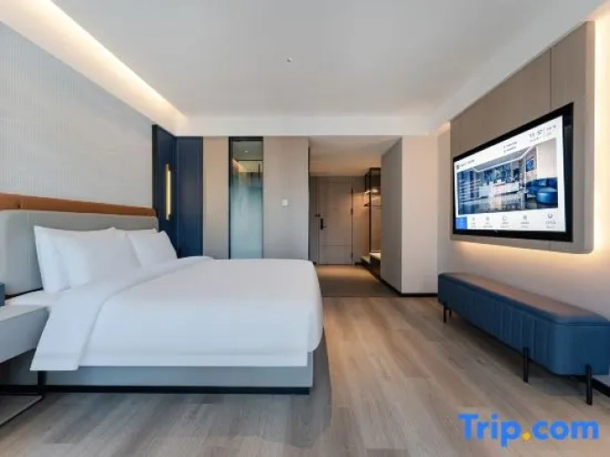 Deluxe Double room with city view