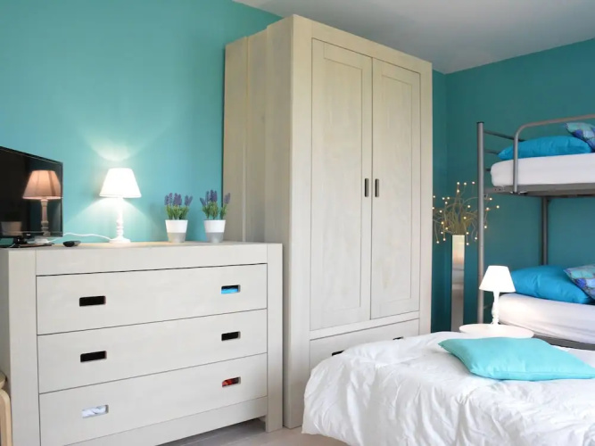 Luxurious Villa in Beauraing With Garden