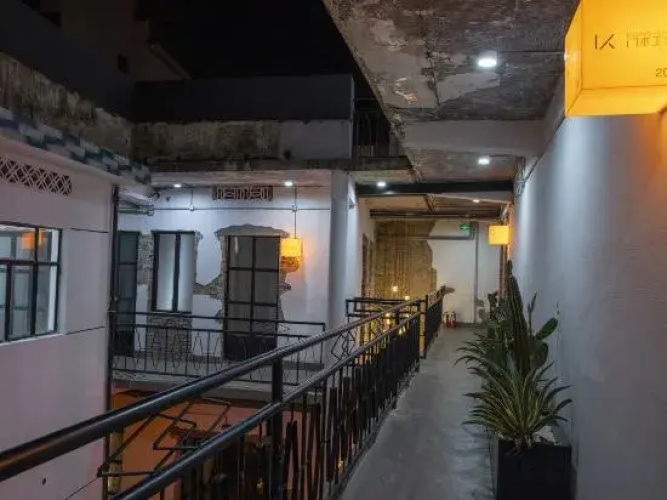 Door Woodworks Homestay