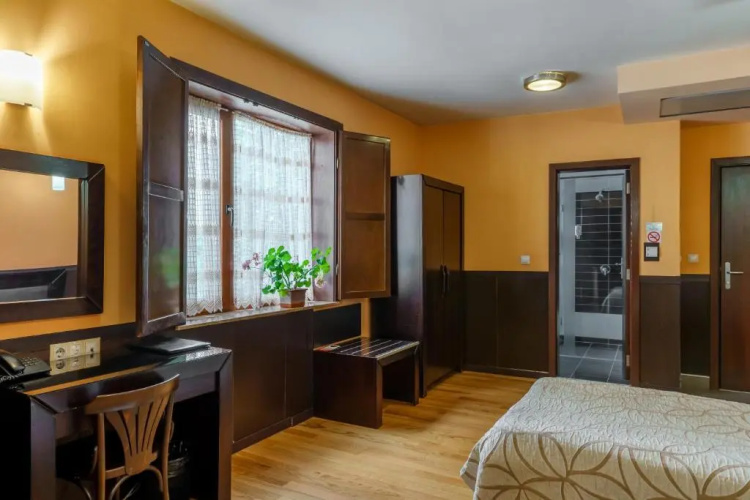 Ego Hotel