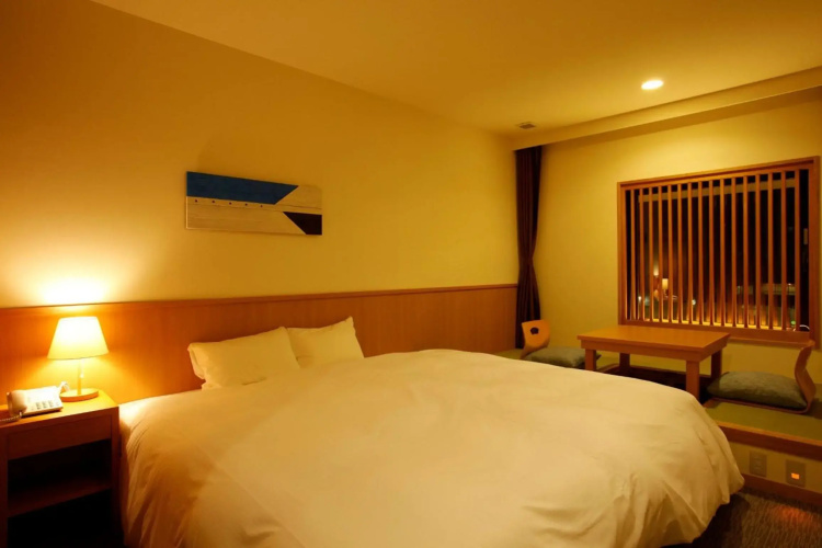 Bayside Square Kaike Hotel