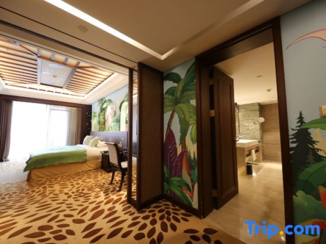 Quadruple Family Suite
