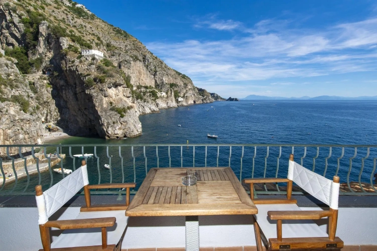 Deluxe Double room with balcony and with sea view