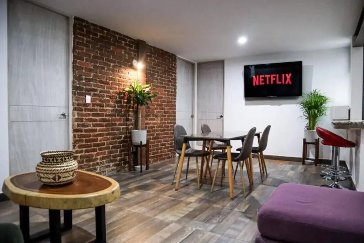 3 Bedrooms Apartment