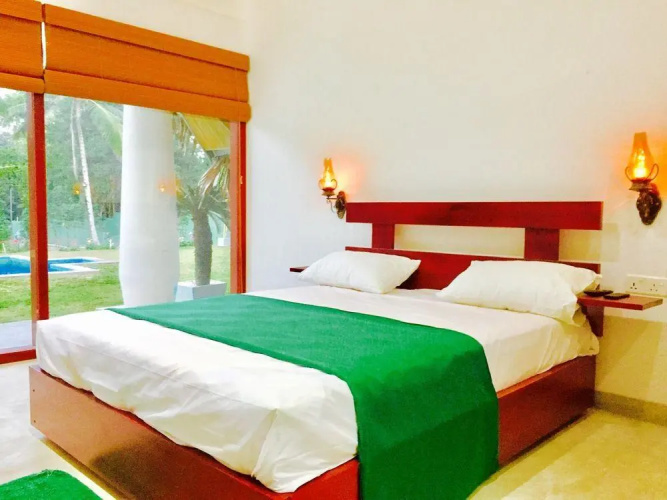 Airport resort