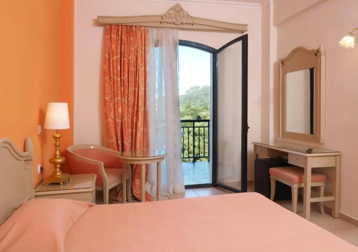 Twin room with sea view