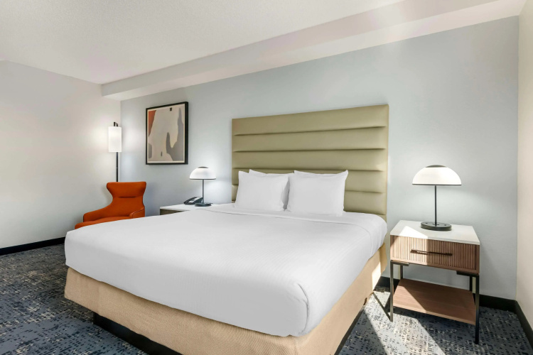 Best Western Plus Universal Inn