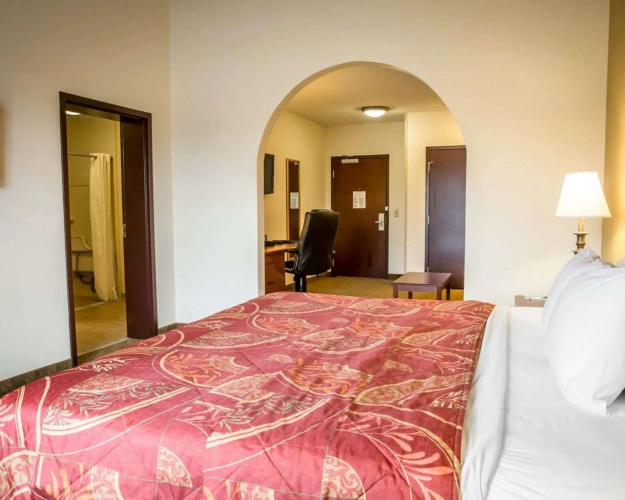 Holiday Inn Express & Suites Clear Spring by IHG