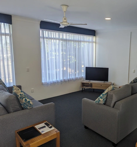 2 Bedrooms Apartment