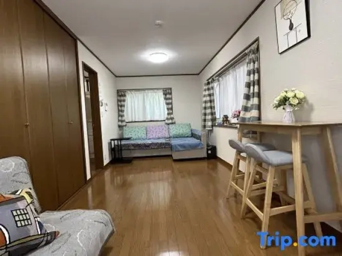 5 Bedrooms Cottage
