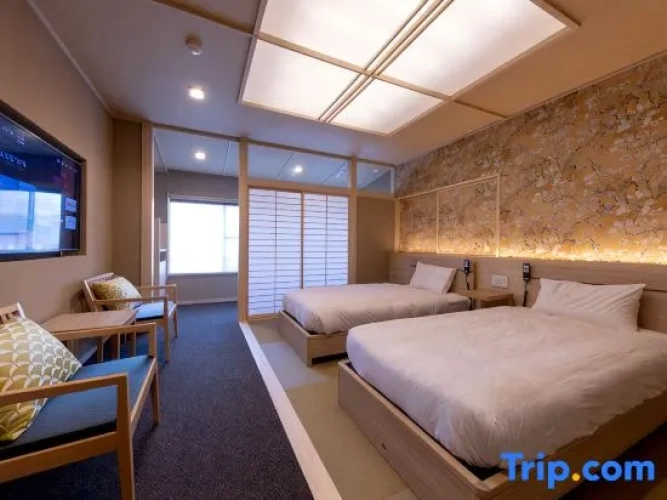 Standard Twin room with city view