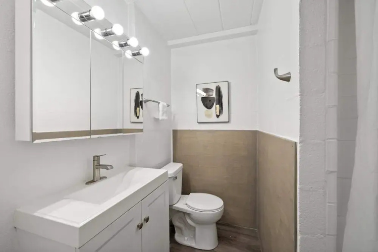 Chic City Retreat 97 Sleeps 2!