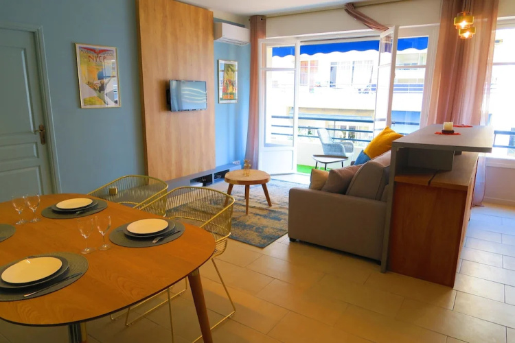 Galet Terrasse by Nestor&Jeeves