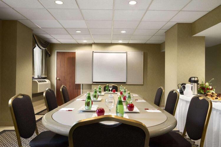 Ramada Plaza Toronto