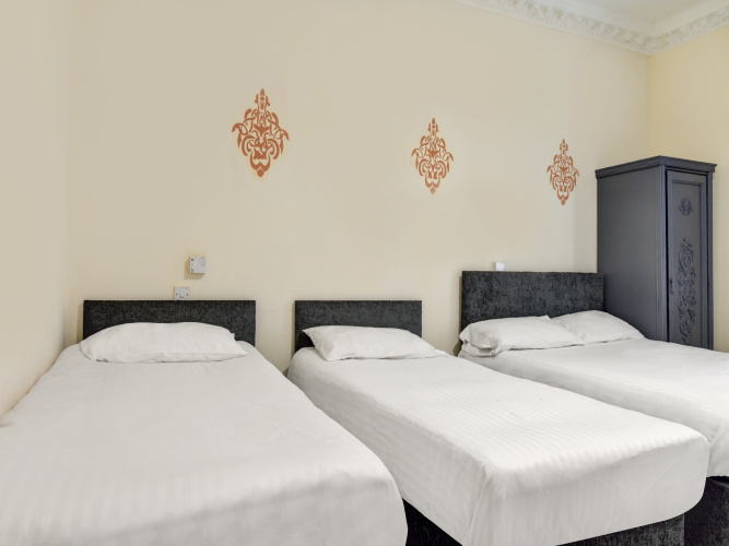 Empire Hotel