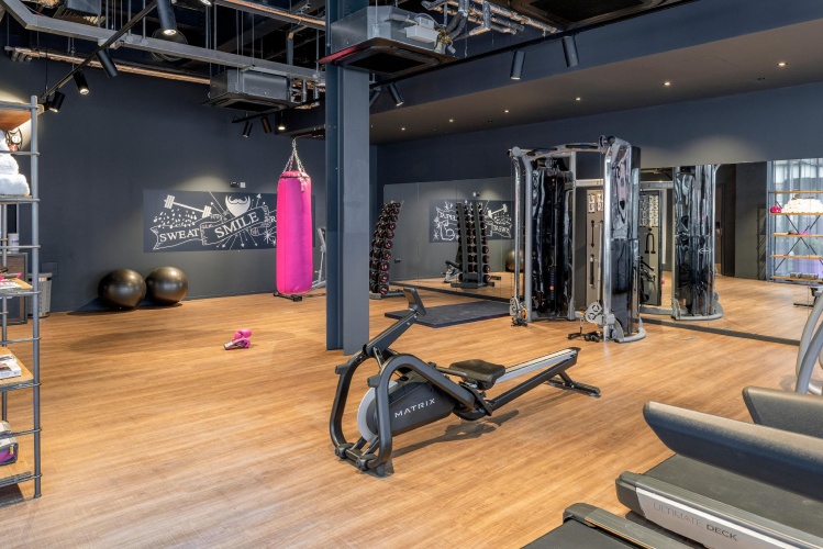 Moxy London Heathrow Airport photo 17