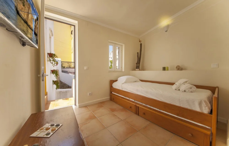 A34 - Oldtown Central Bedroom