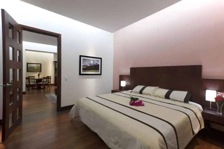 Parc Royale Suites Hotel