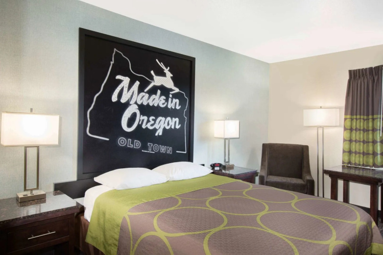 Spark by Hilton Springfield Eugene