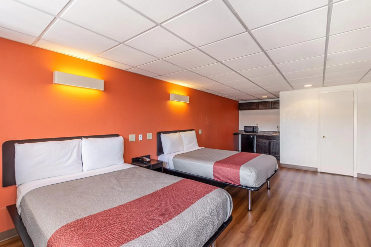 Motel 6 Elizabeth - Newark Liberty International Airport photo 7