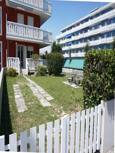 2 Bedrooms Apartment with balcony and with garden view